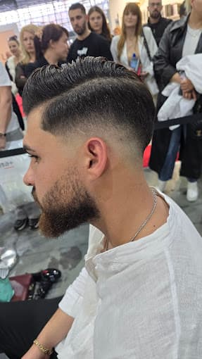Бръснене с кърпа в Barbershop Kostov Fade